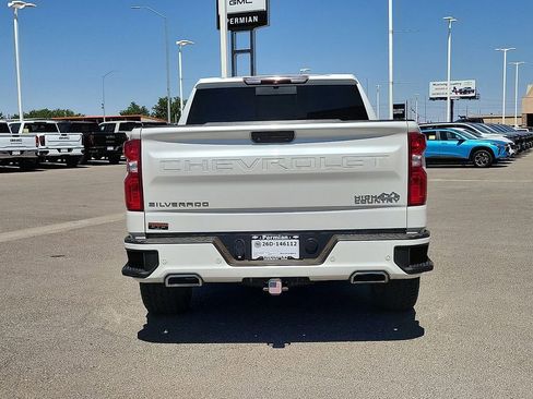 Used 2019 Chevrolet Silverado 1500 High Country w/ Technology Package AWD/4WD image 9