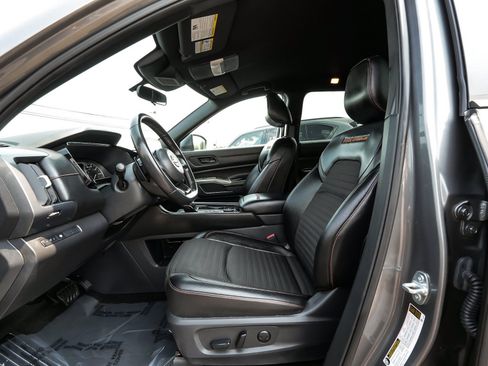 Used 2024 Nissan Pathfinder Rock Creek AWD/4WD image 30