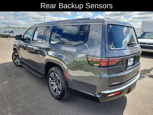 Used 2023 Jeep Wagoneer L Series II image 5