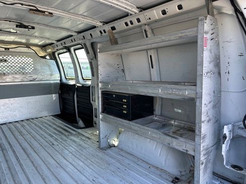 Used 2016 Chevrolet Express 2500 Extended image 18