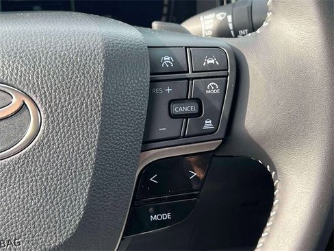 Certified 2025 Toyota Camry SE image 25