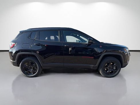 Used 2023 Jeep Compass Trailhawk AWD/4WD image 2