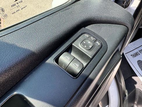 Used 2022 Mercedes-Benz Sprinter 2500 image 12