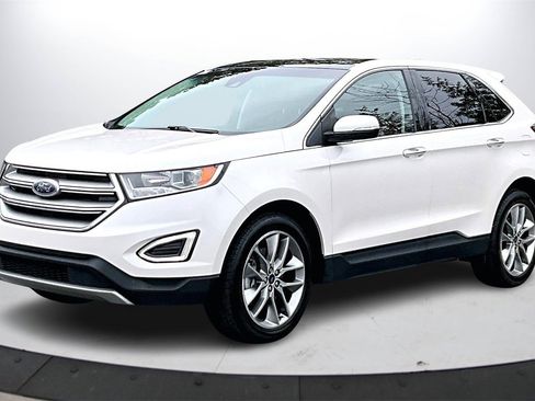 Used 2018 Ford Edge Titanium w/ Equipment Group 301A image 4