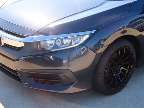 Used 2018 Honda Civic LX image 3