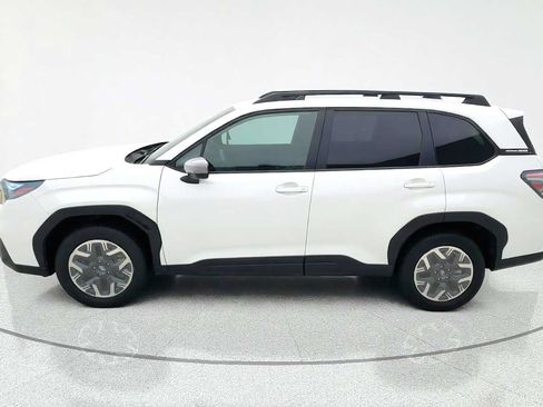 Certified 2025 Subaru Forester Premium AWD/4WD image 4
