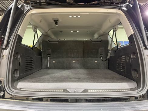 Used 2018 Chevrolet Suburban LT AWD/4WD image 23