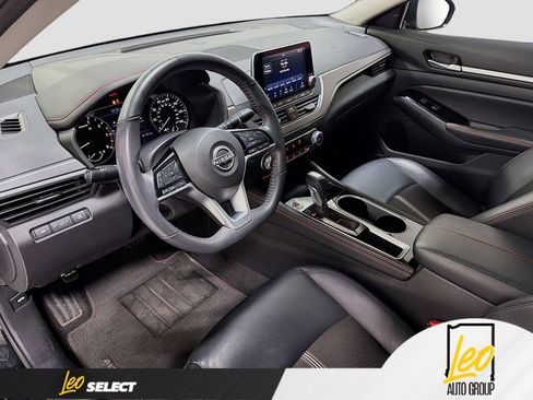 Used 2024 Nissan Altima 2.5 SR image 9