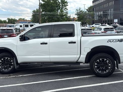 Used 2021 Nissan Titan PRO-4X w/ Pro-4x Convenience Package AWD/4WD image 6