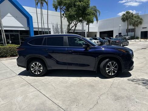 Used 2024 Toyota Highlander XLE FWD image 34