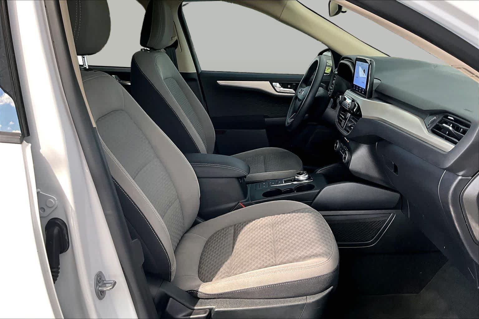 Used 2020 Ford Escape SE FWD image 9