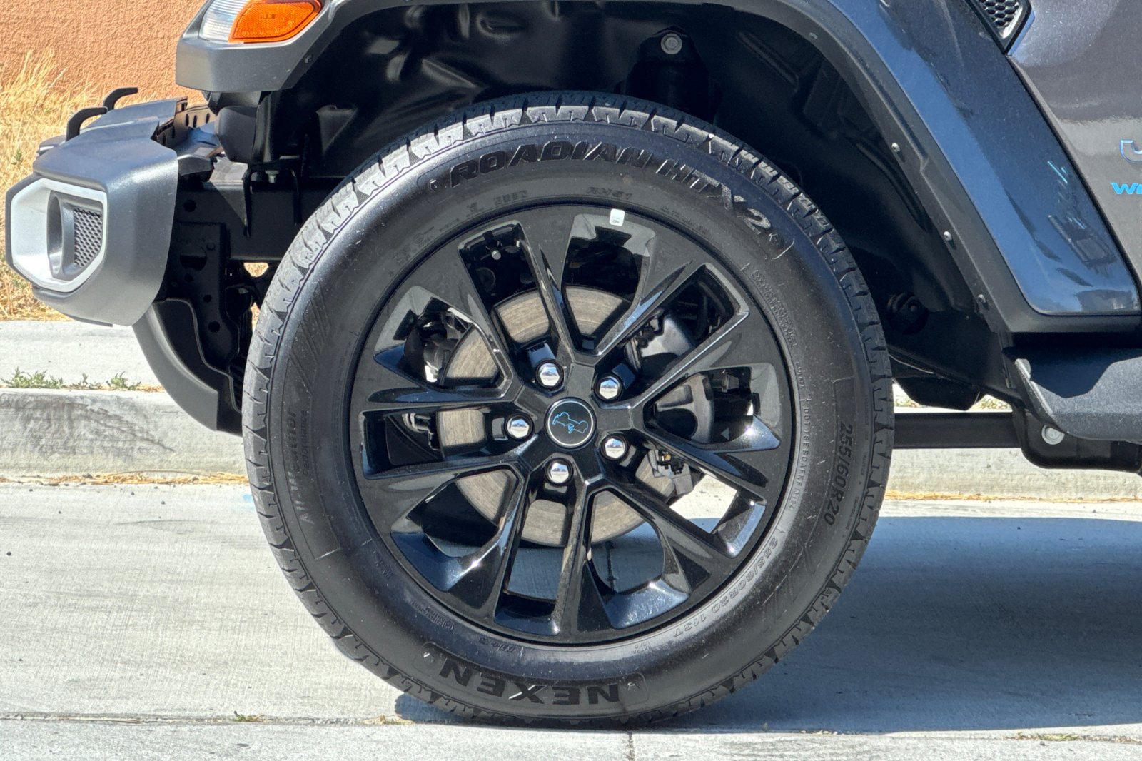 Used 2025 Jeep Wrangler Unlimited Sahara AWD/4WD image 26