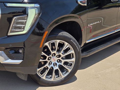 Used 2025 GMC Yukon Denali AWD/4WD image 7