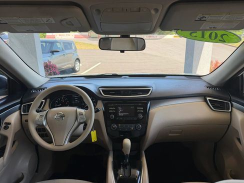 Used 2015 Nissan Rogue S FWD image 9
