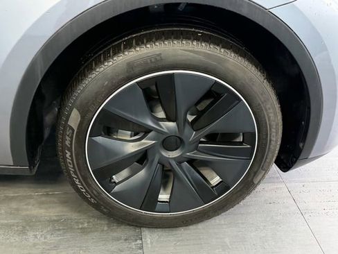 Used 2024 Tesla Model Y 2WD image 13