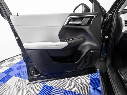 Used 2025 Mitsubishi Outlander SE FWD image 14
