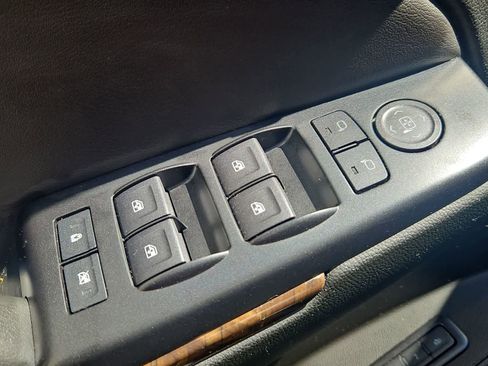 Used 2019 Chevrolet Tahoe LT AWD/4WD image 17
