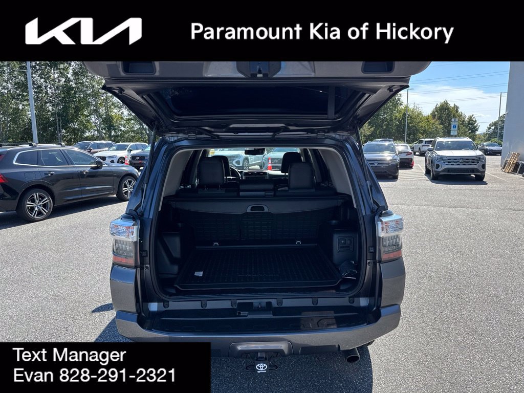 Used 2023 Toyota 4Runner SR5 Premium w/ Moonroof Package AWD/4WD image 10