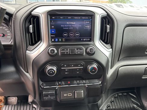 Used 2019 Chevrolet Silverado 1500 LT w/ Z71 Off-Road Package AWD/4WD image 20
