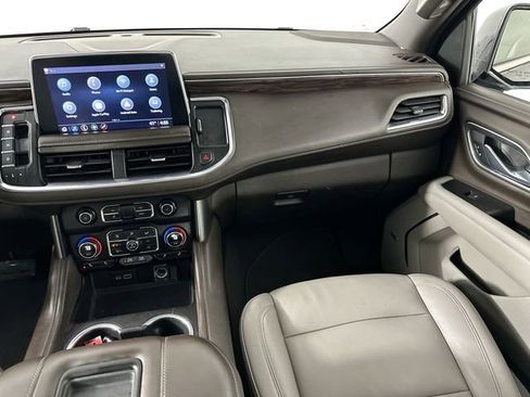 Used 2021 Chevrolet Tahoe LT w/ LT Signature Package image 28