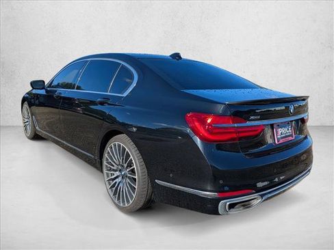 Used 2016 BMW 750Li xDrive AWD/4WD image 7