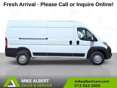 Used 2025 RAM ProMaster 2500 w/ Convenience Group FWD image 8