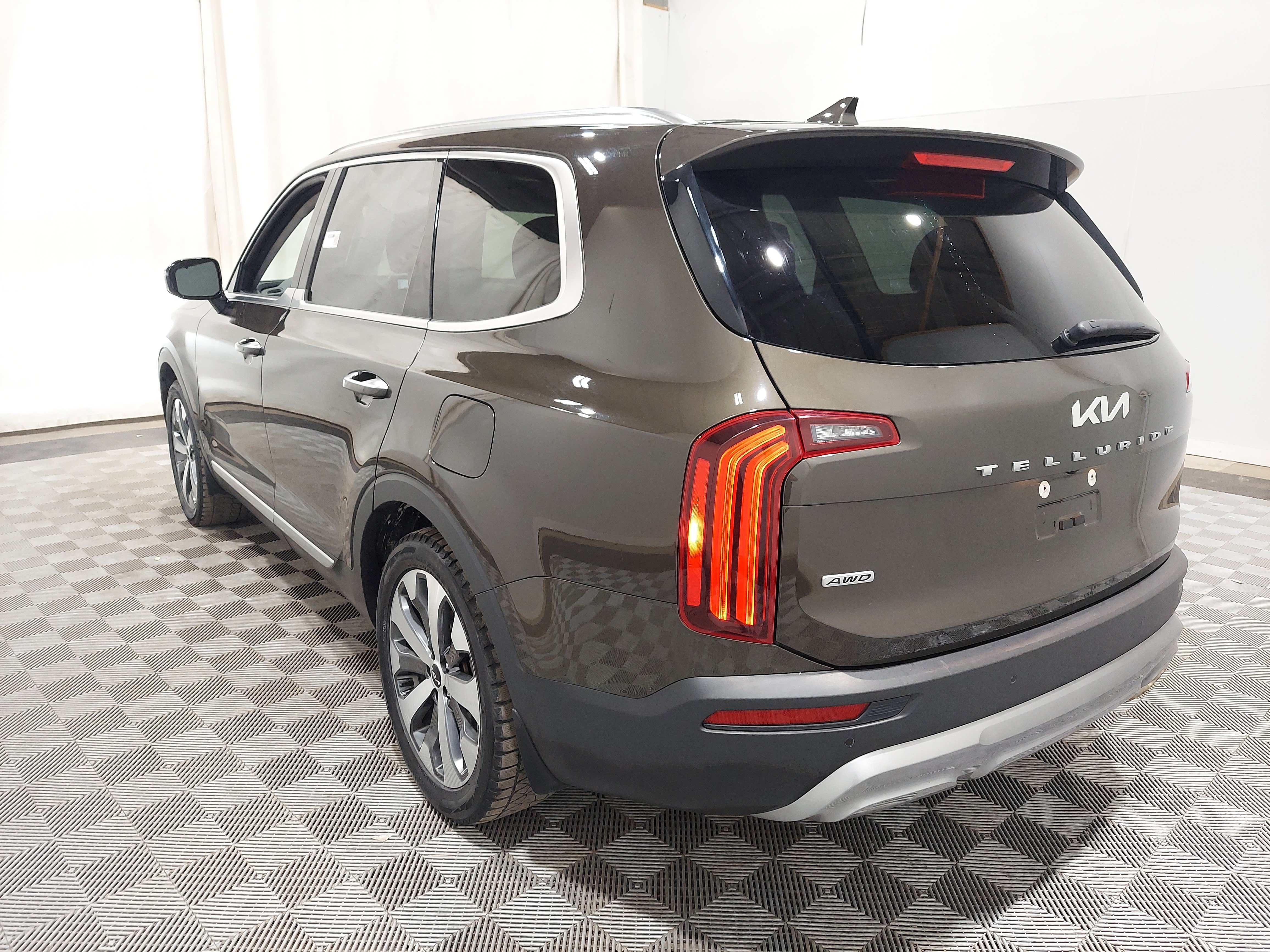 Used 2022 Kia Telluride SX AWD/4WD image 2