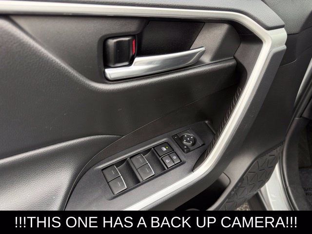 Used 2022 Toyota RAV4 XLE FWD image 22