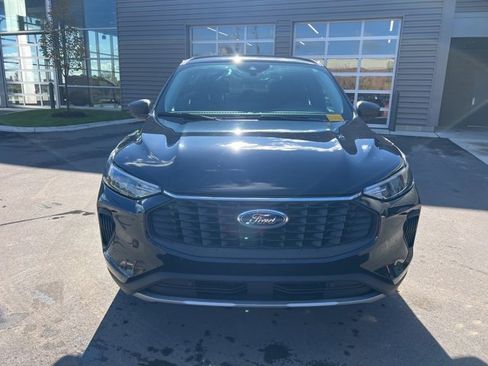 Used 2023 Ford Escape Active image 2