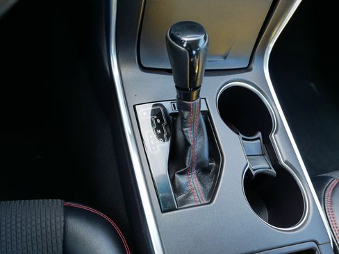 Used 2017 Toyota Camry SE image 24