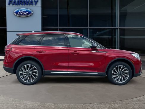 Used 2023 Lincoln Corsair Reserve FWD image 9
