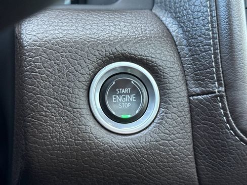 Used 2022 GMC Yukon Denali image 27