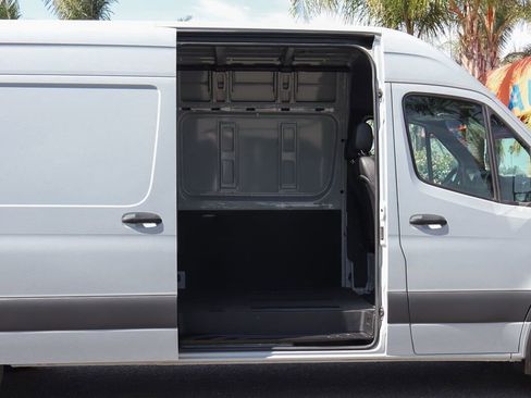 Used 2020 Mercedes-Benz Sprinter 2500 w/ Cargo Protection Package image 10