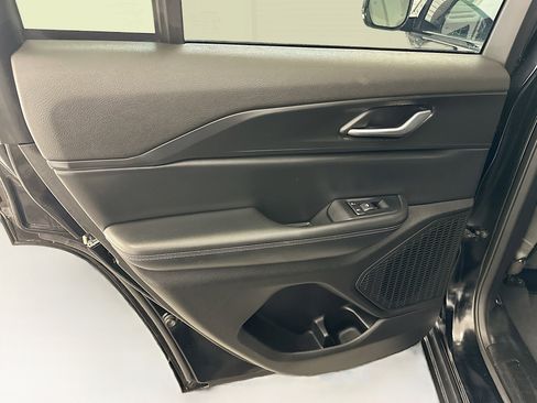 Used 2024 Jeep Grand Cherokee Altitude image 27