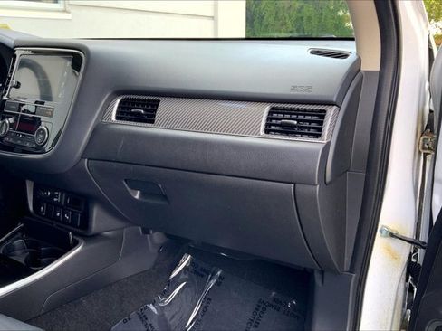 Used 2019 Mitsubishi Outlander GT AWD/4WD image 16