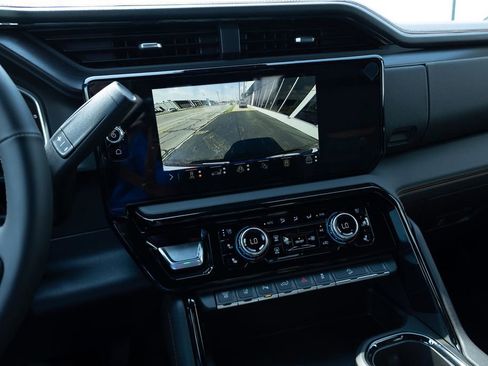 New 2026 GMC Sierra 2500 AT4 w/ Technology Package AWD/4WD image 11