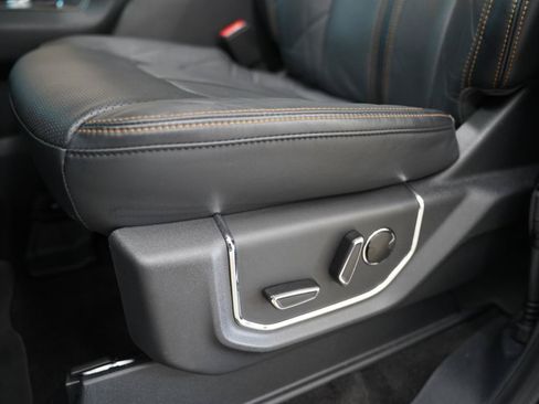 Used 2023 Ford Expedition Platinum AWD/4WD image 28
