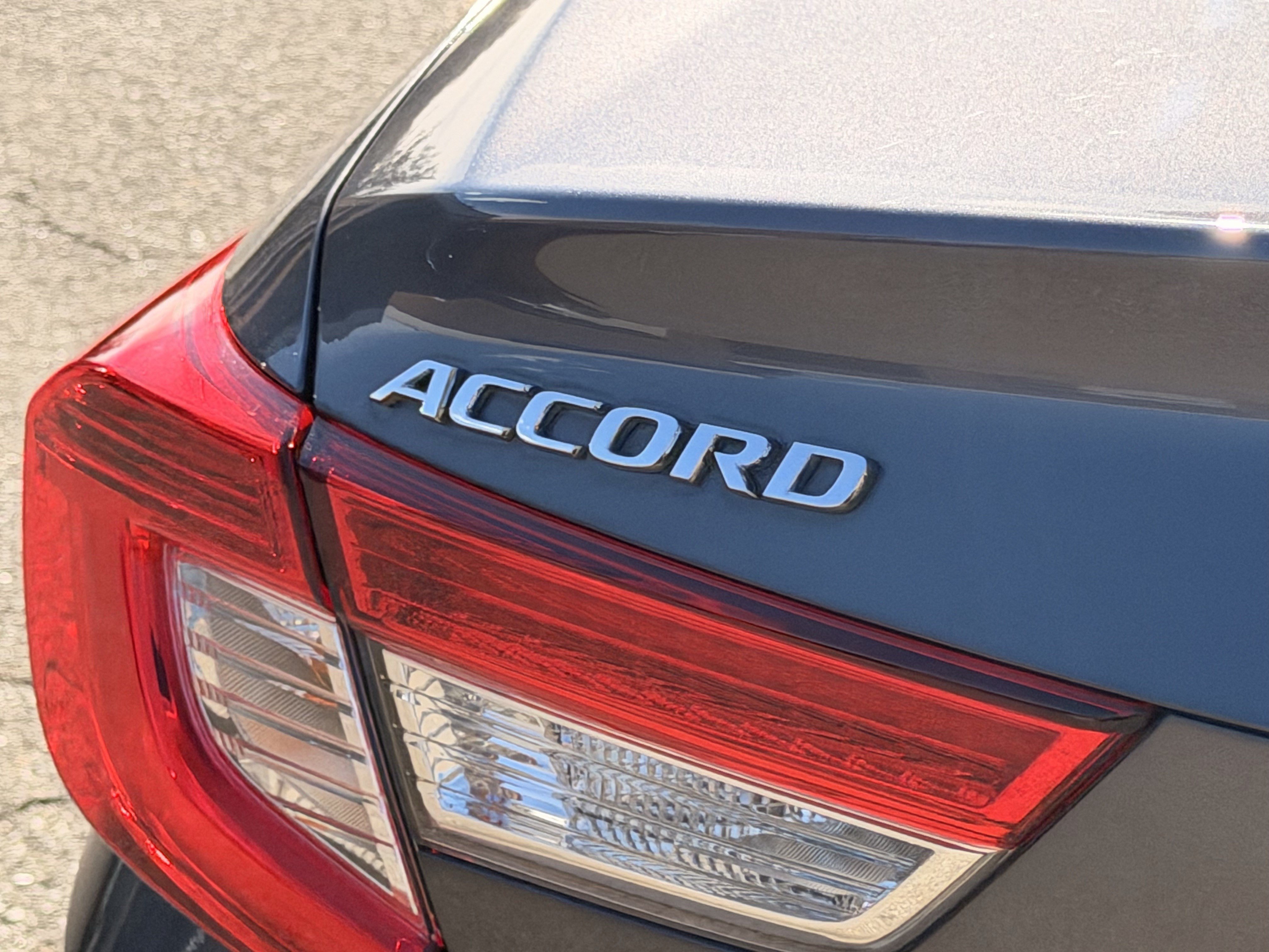 Certified 2018 Honda Accord LX image 23