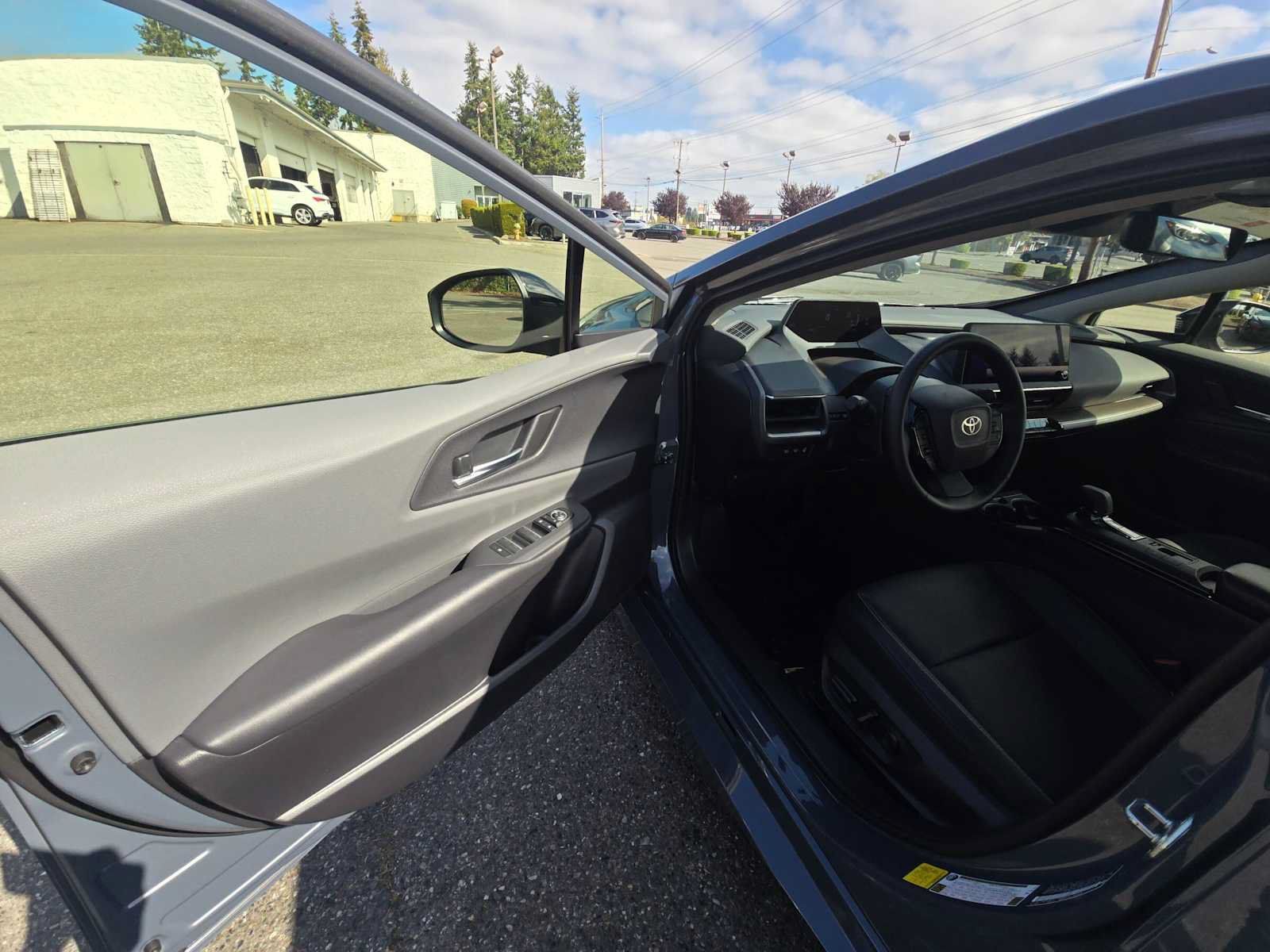Used 2024 Toyota Prius XLE AWD/4WD image 20