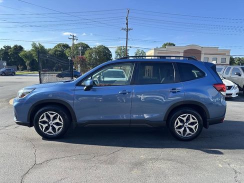 Used 2020 Subaru Forester Premium AWD/4WD image 8