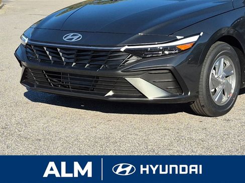 New 2026 Hyundai Elantra SE image 10