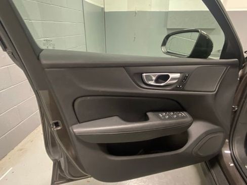 Certified 2024 Volvo V60 B5 Cross Country Plus image 7