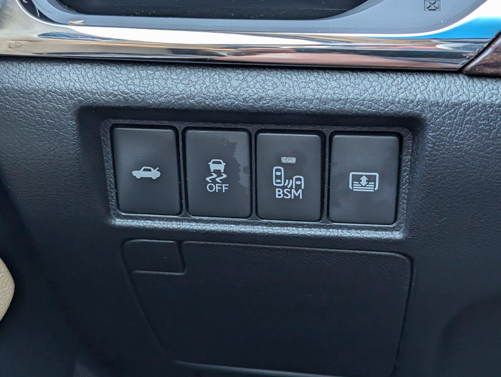 Used 2013 Toyota Avalon Limited FWD image 28