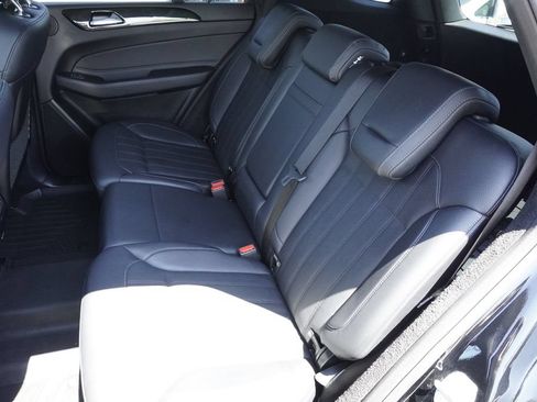 Used 2019 Mercedes-Benz GLE 400 4MATIC image 30