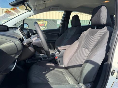 Used 2018 Toyota Prius Two w/ Prius Two Safety Plus Package image 18