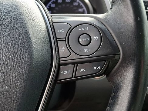 Used 2018 Toyota Camry SE w/ Convenience Package FWD image 23