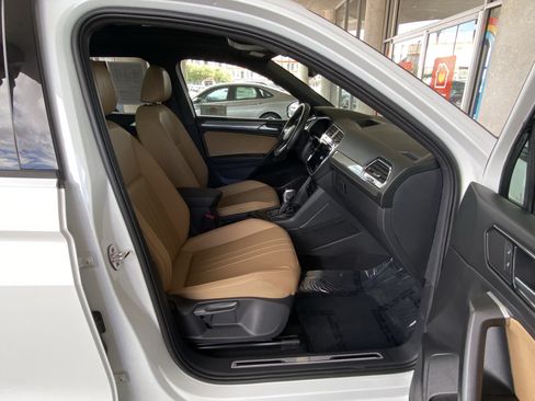 Certified 2023 Volkswagen Tiguan SE R-Line FWD image 42