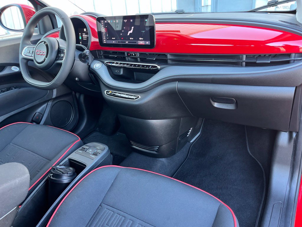 Used 2024 FIAT 500 e (RED) FWD image 33