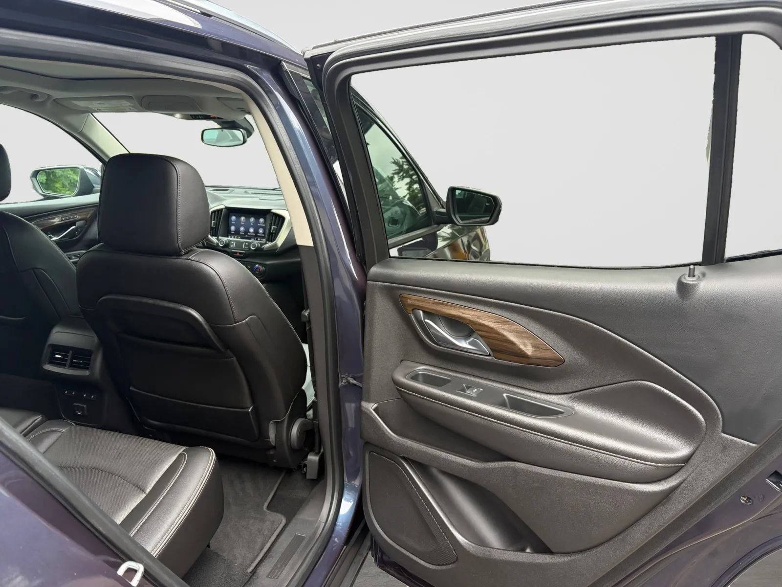 Used 2019 GMC Terrain Denali w/ GMC Pro Grade Package AWD/4WD image 17