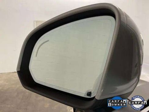 Used 2025 Volvo XC40 B5 Plus image 87